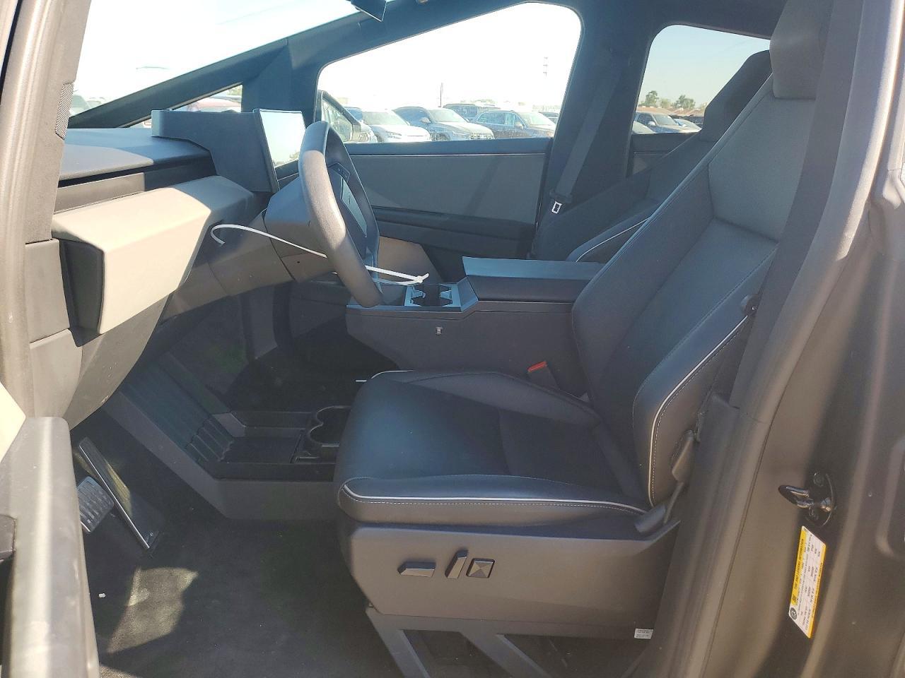 2025 Tesla Cybertruck