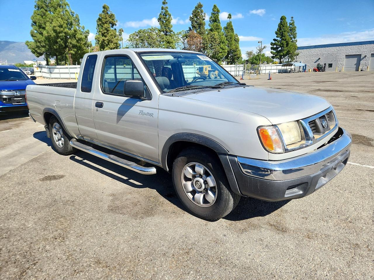 1999 Nissan Frontier XE