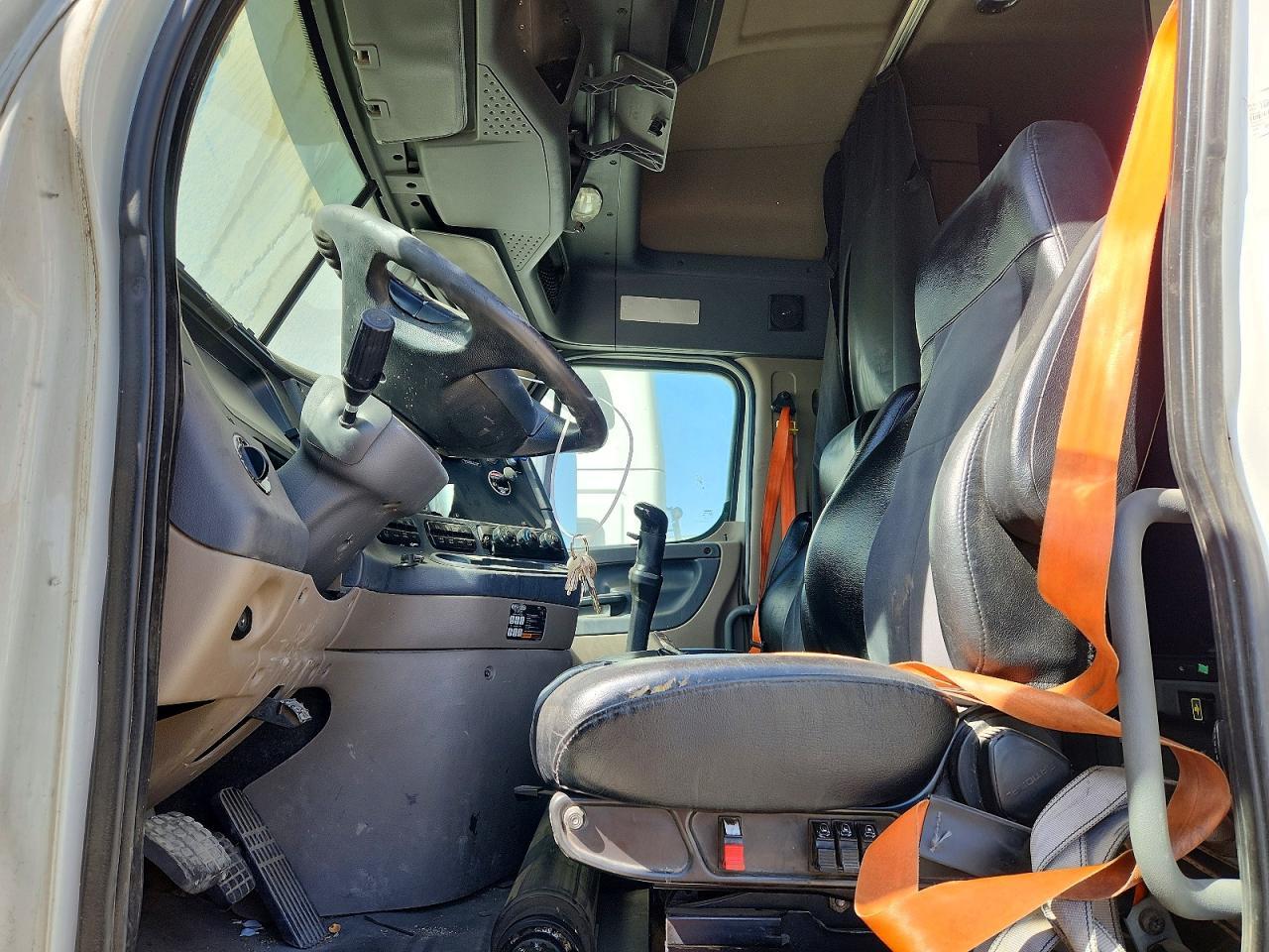 2016 Freightliner Cascadia 125