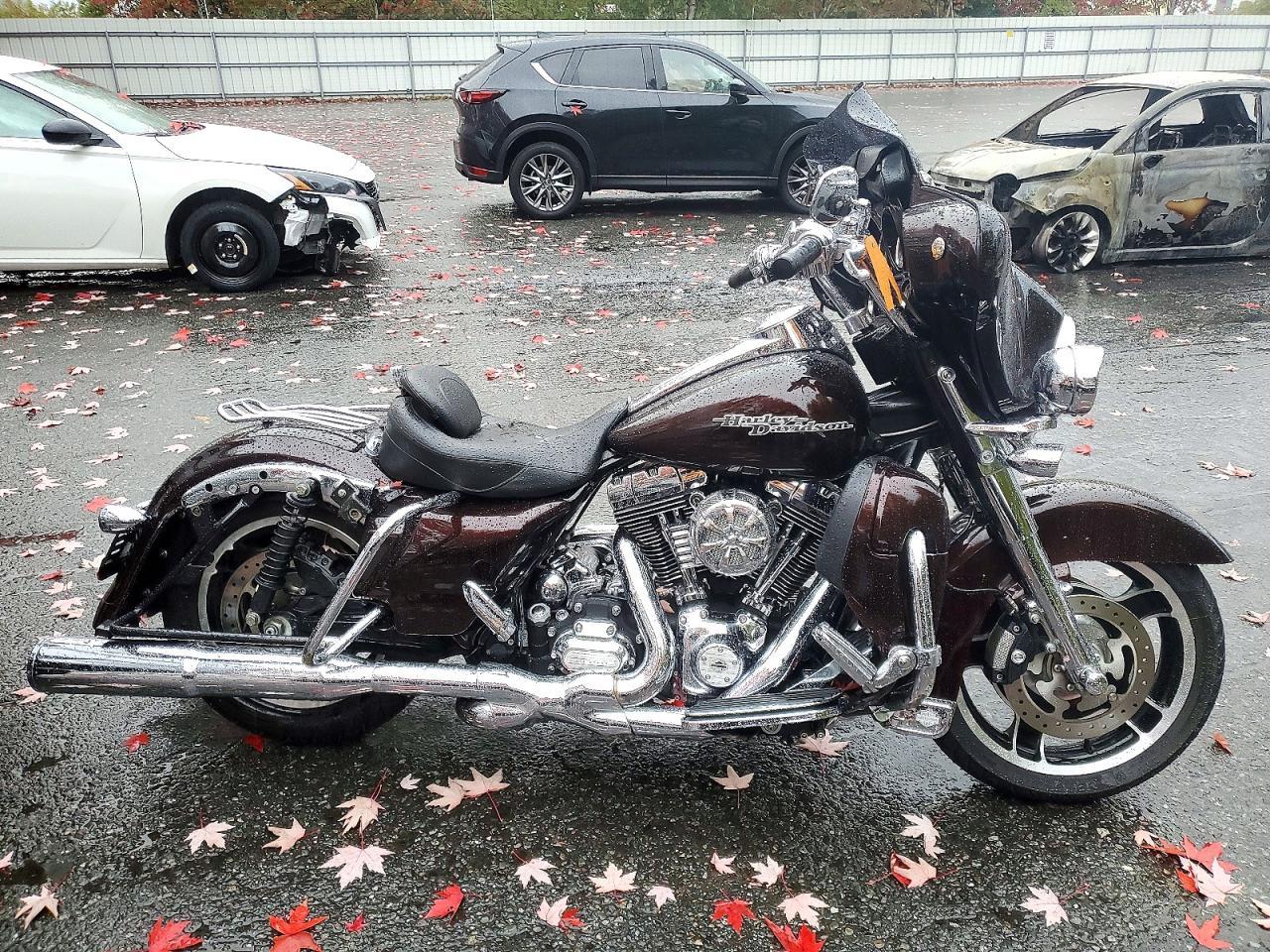 2011 Harley-Davidson Flhx