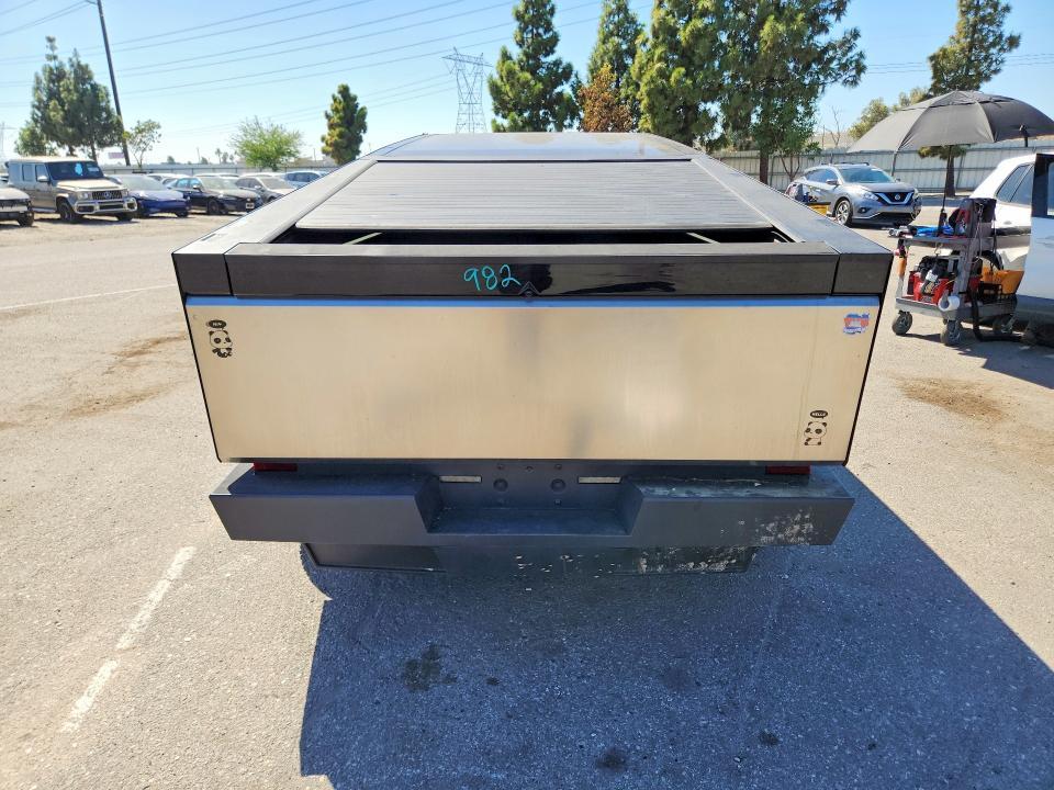 2024 Tesla Cybertruck