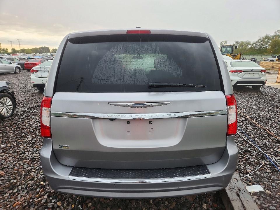 2016 Chrysler Town & Country Touring