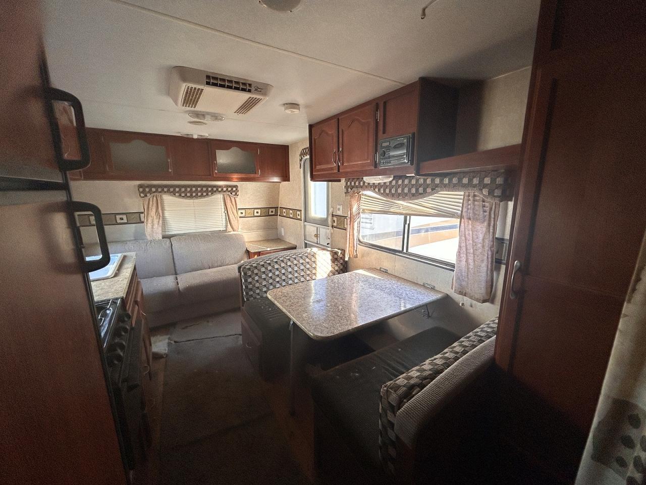 2010 Outdoors Creekside Camper