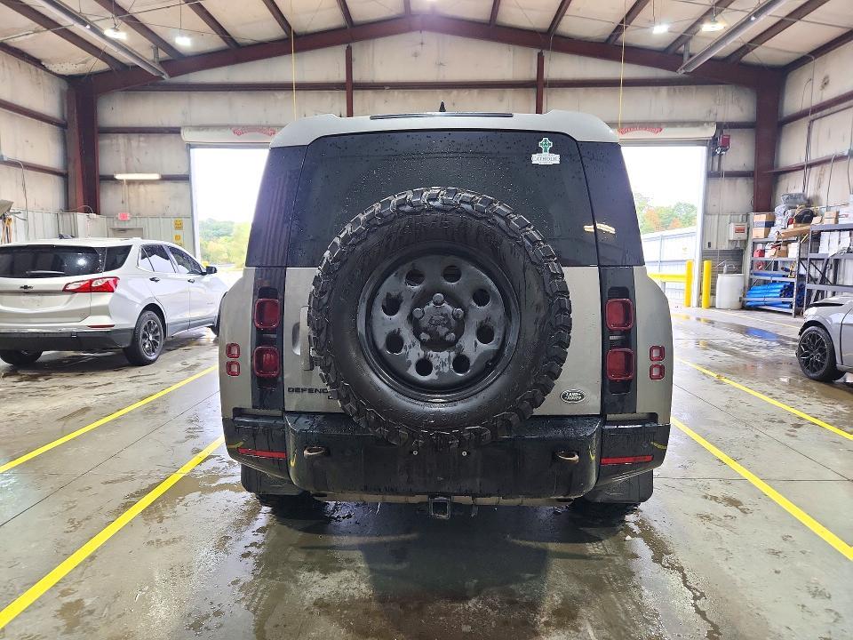 2023 Land Rover Defender 130 X-DYNAMIC SE