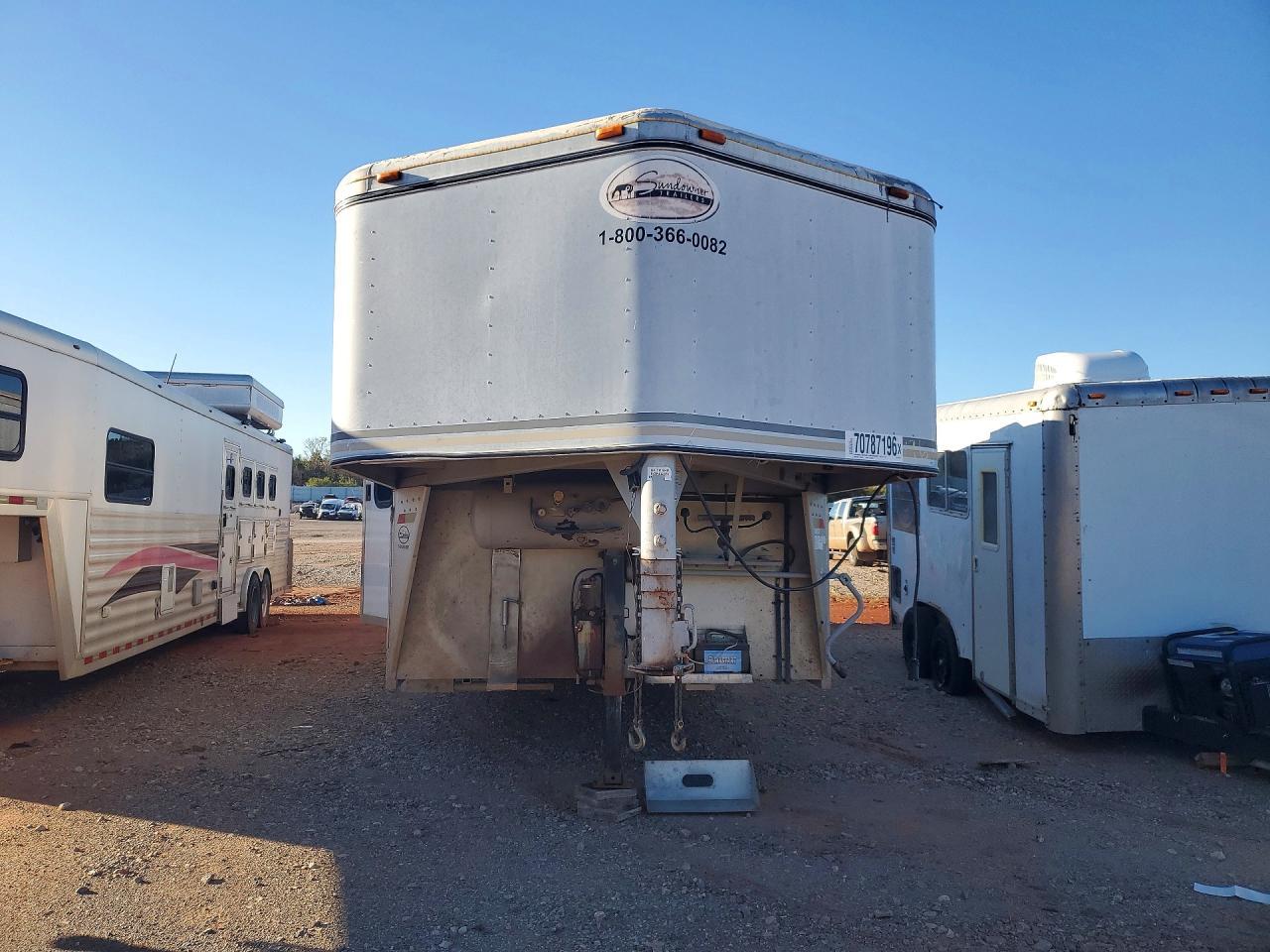 1999 Sundowner Horse Trailer