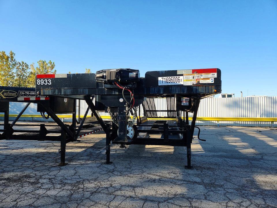 2022 Texas Pride CA84727KGN Car Carrier