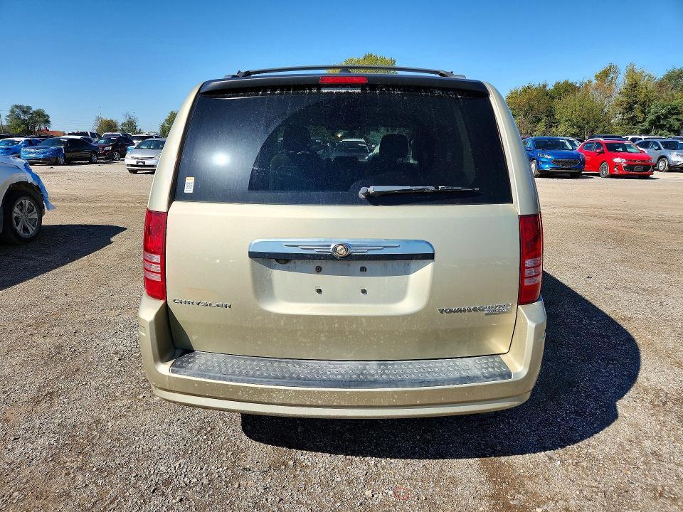 2010 Chrysler Town & Country Touring Plus