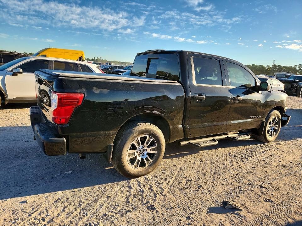 2021 Nissan Titan SV