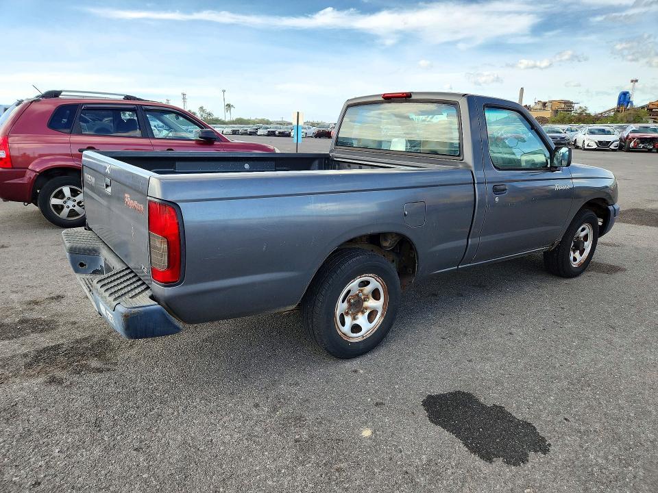 2000 Nissan Frontier XE