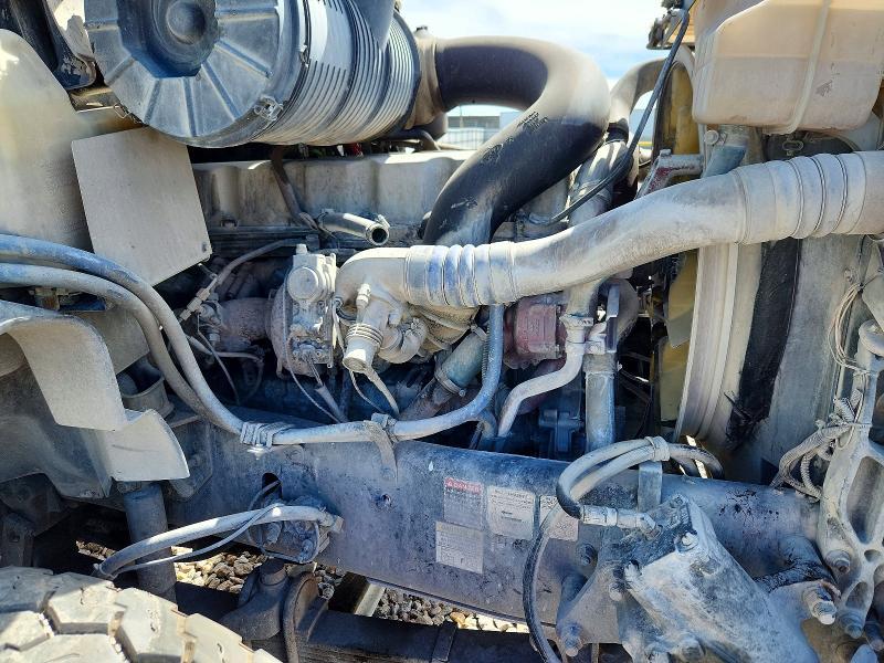 2010 Mack 800 GU800