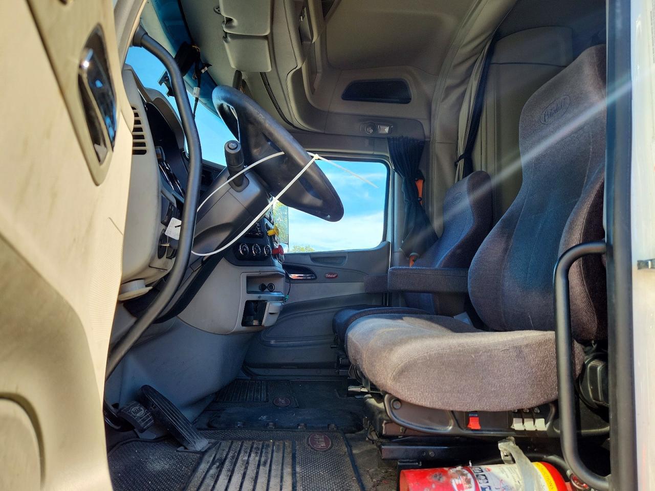 2020 Peterbilt 579-Semi Truck