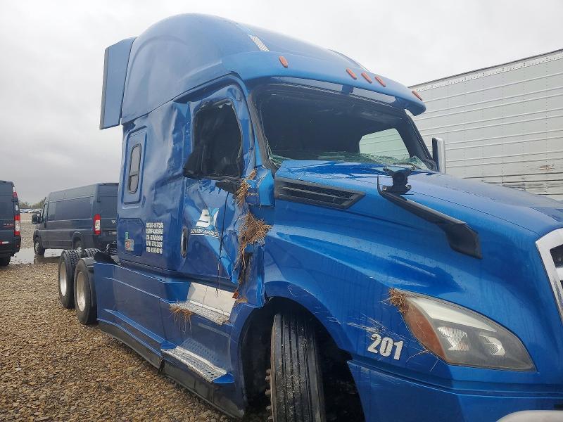 2022 Freightliner Cascadia 126