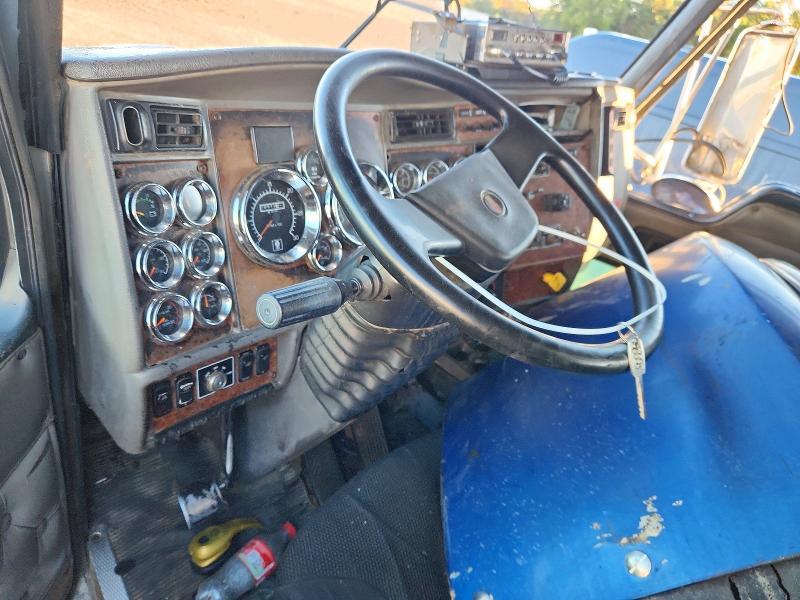 2004 Kenworth T800 Dump Truck