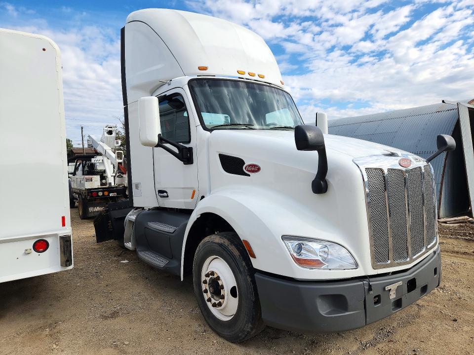 2018 Peterbilt 579 Semi Truck