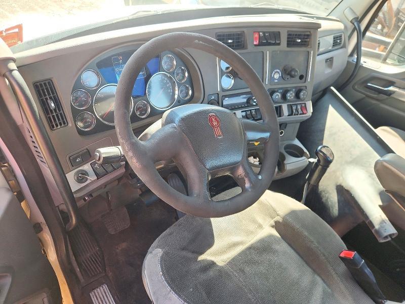2017 Kenworth T880 Semi Truck