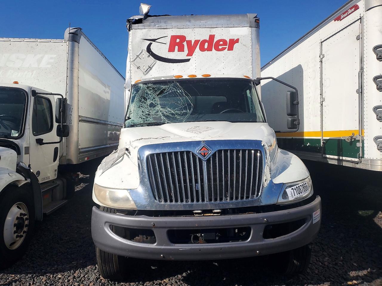 2020 International MV607 BOX Truck