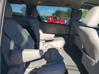 2015 Toyota Sienna XLE 8-PASSENGER