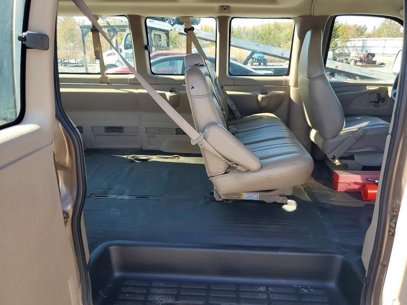 2003 Chevrolet Express G2500
