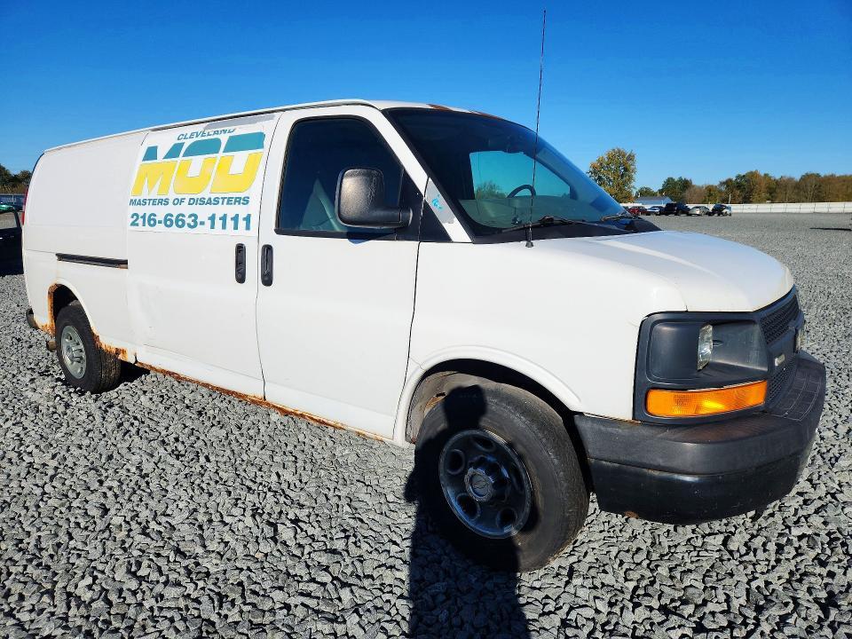 2009 Chevrolet Express G2500 Delivery Van