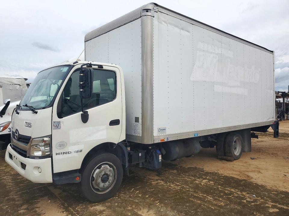 2017 Hino 195 BOX Truck