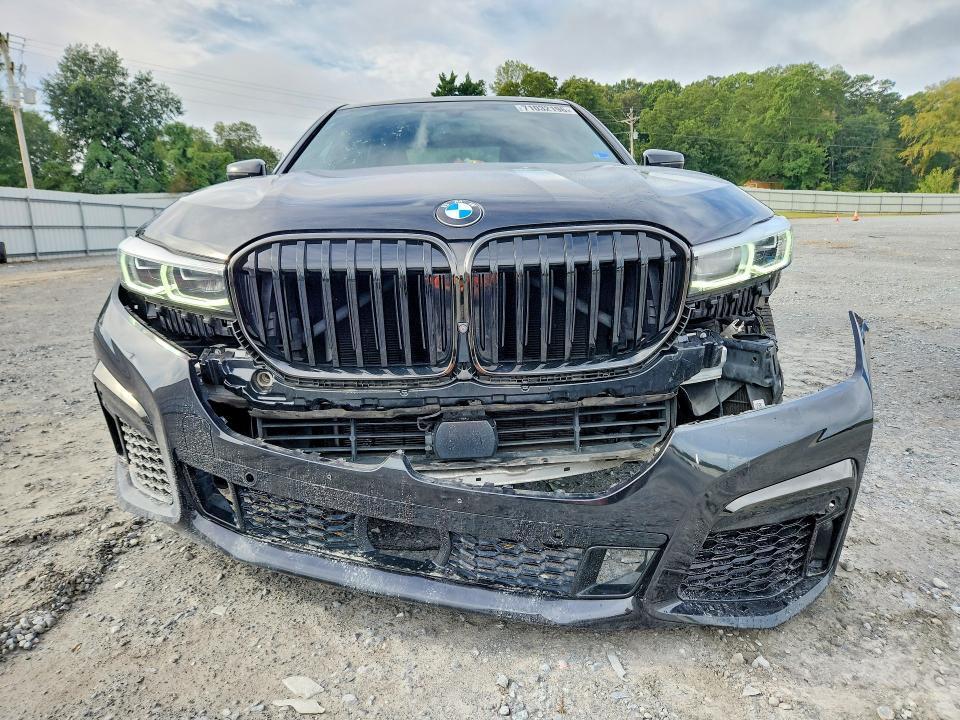 2021 BMW 750 XI