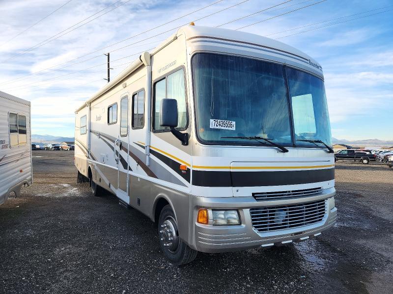 2005 Fleetwood Bounder RV