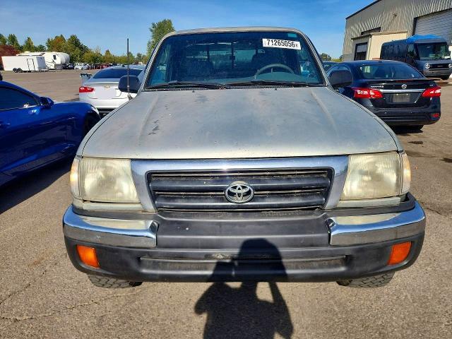 2000 Toyota Tacoma Base