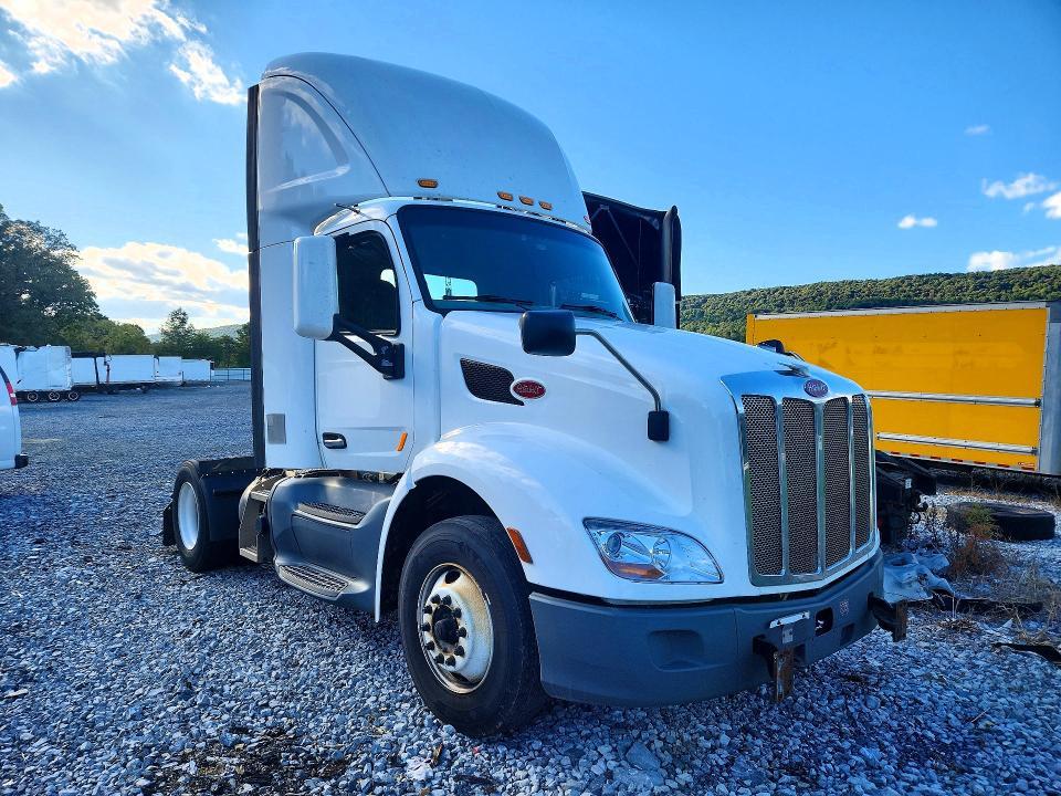 2020 Peterbilt 579 Semi Truck