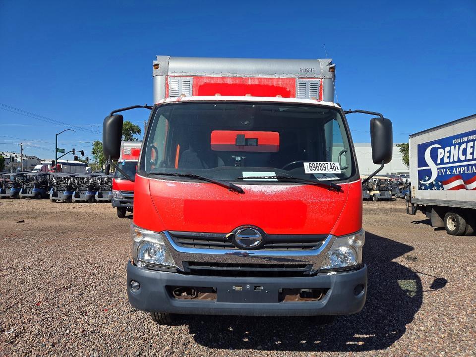 2018 Hino 195 BOX Truck