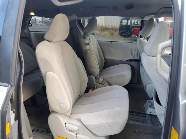 2013 Toyota Sienna LE