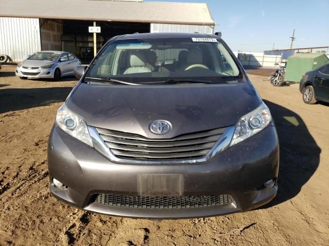 2013 Toyota Sienna XLE