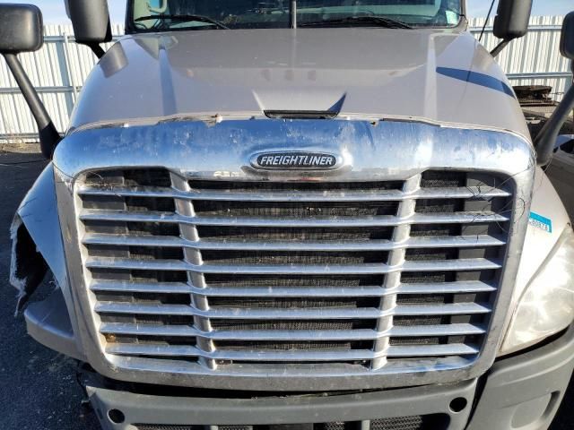 2016 Freightliner Cascadia 125