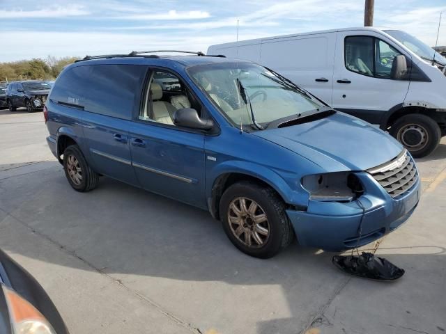 2005 Chrysler Town & Country Touring