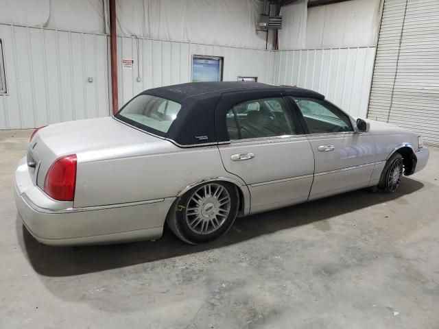 2006 Lincoln Town Car Signature Limited