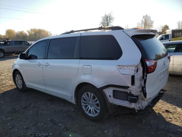 2017 Toyota Sienna XLE