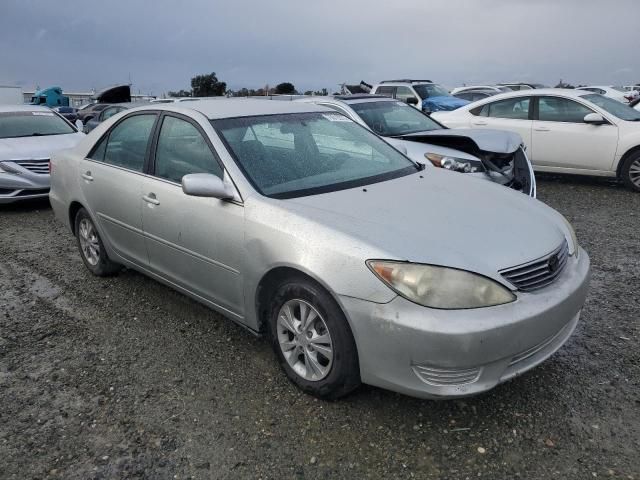 2005 Toyota Camry LE