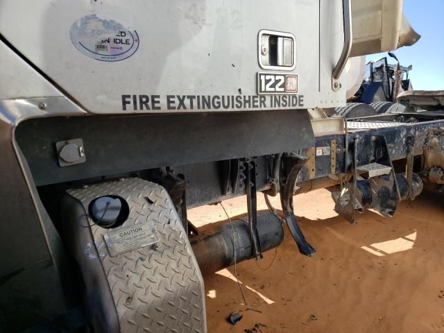 2018 Freightliner 122SD