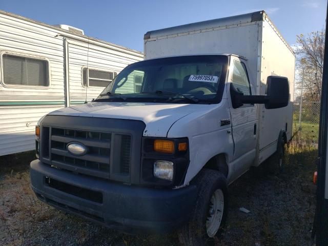 2015 Ford Econoline E350 Super Duty Cutaway Van