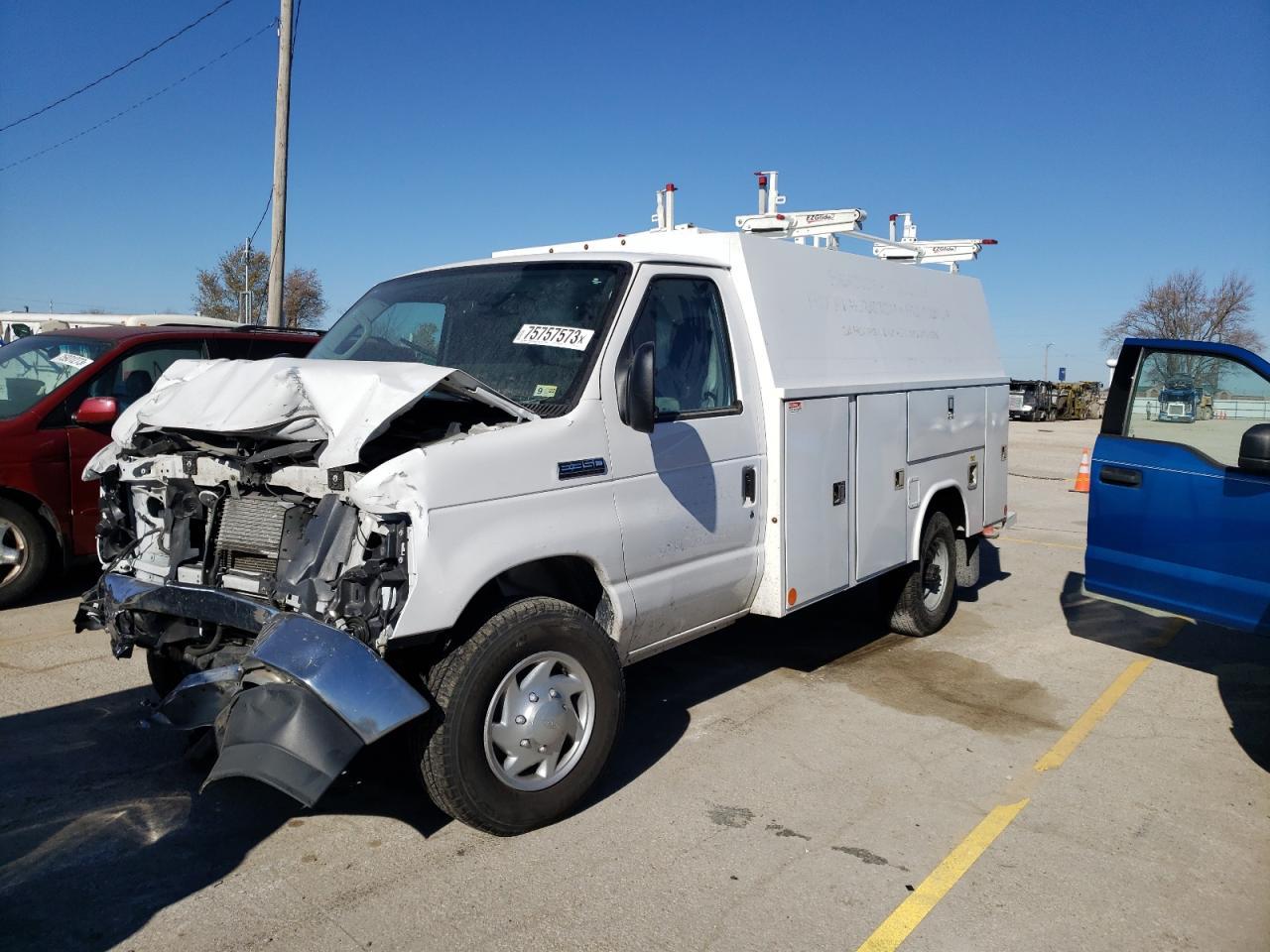 2022 Ford Econoline E350 Super Duty Cutaway Van