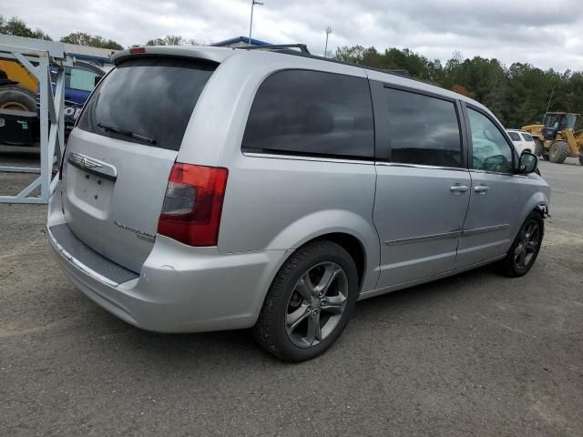 2012 Chrysler Town & Country LX