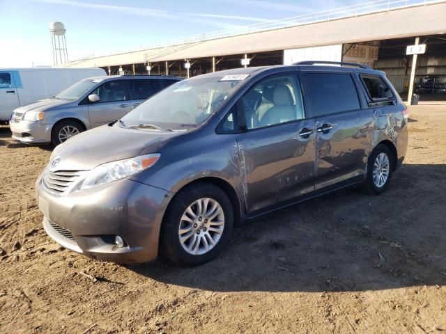 2013 Toyota Sienna XLE