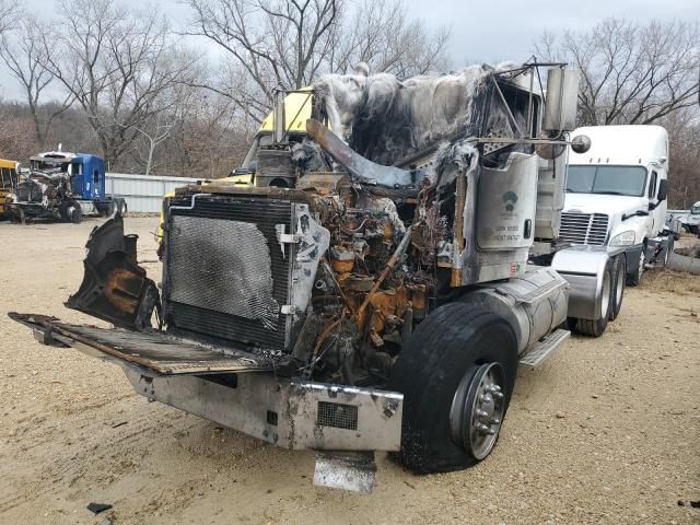 2011 Kenworth Construction T800