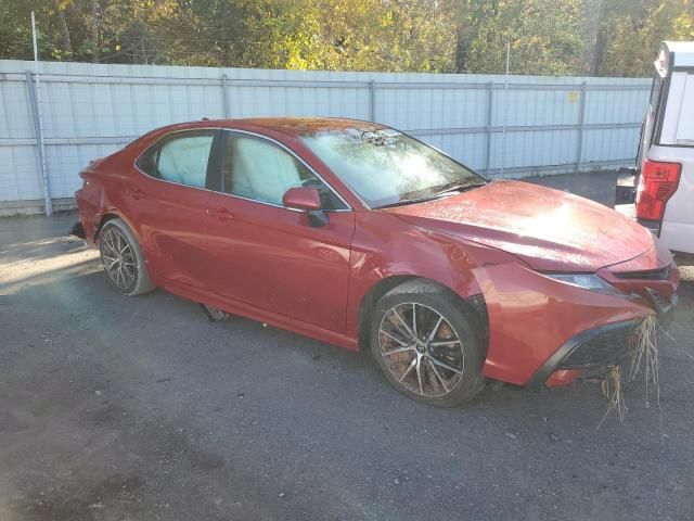 2022 Toyota Camry SE