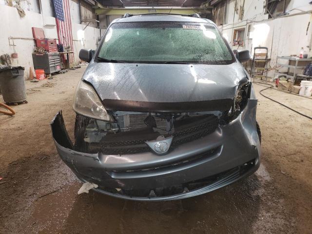2004 Toyota Sienna xle