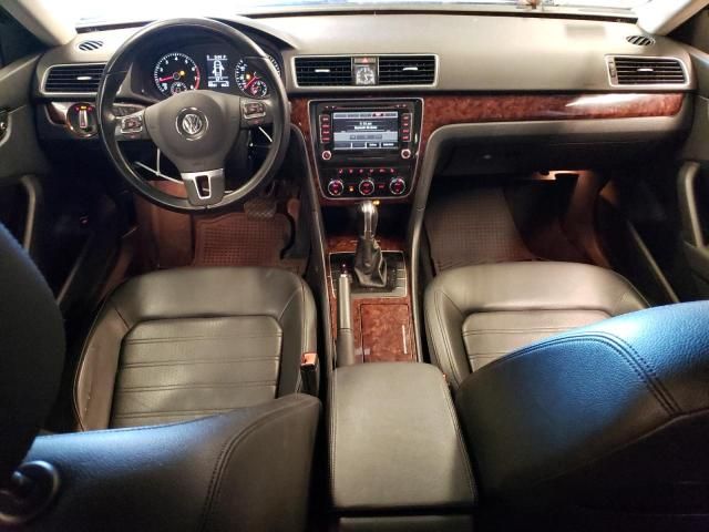 2012 Volkswagen Passat SEL