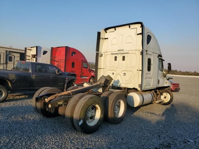 2012 Freightliner Cascadia 125