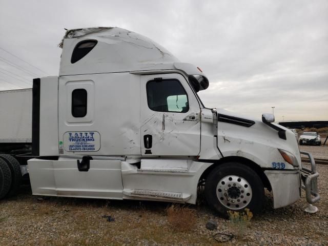 2019 Freightliner Cascadia 126