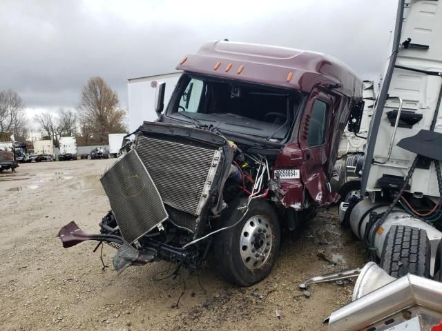 2020 Freightliner Cascadia 126