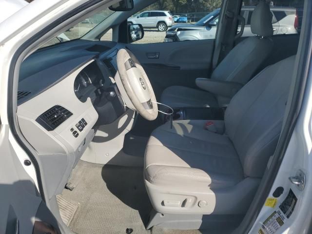 2013 Toyota Sienna XLE