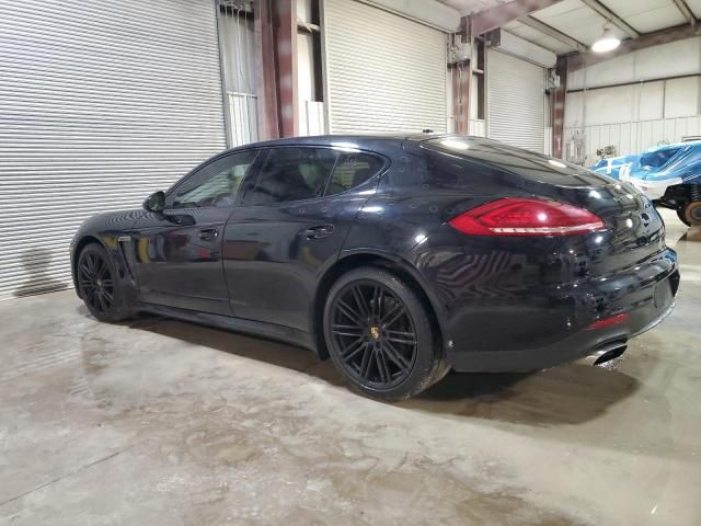 2016 Porsche Panamera 2